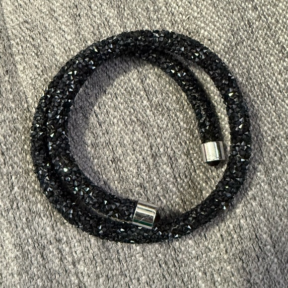 NWOT Crystal Wrap-Around Bracelet, black/silver - Picture 2 of 4